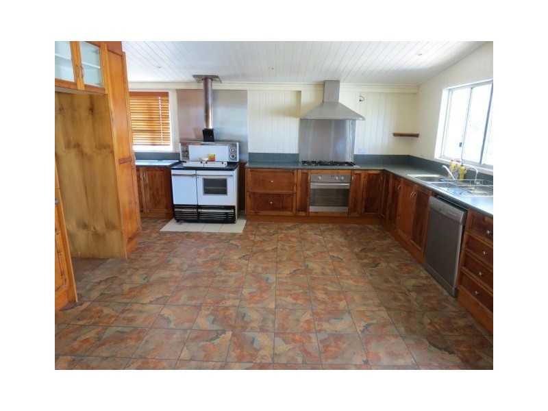 96 Chrystal Street, Roma QLD 4455