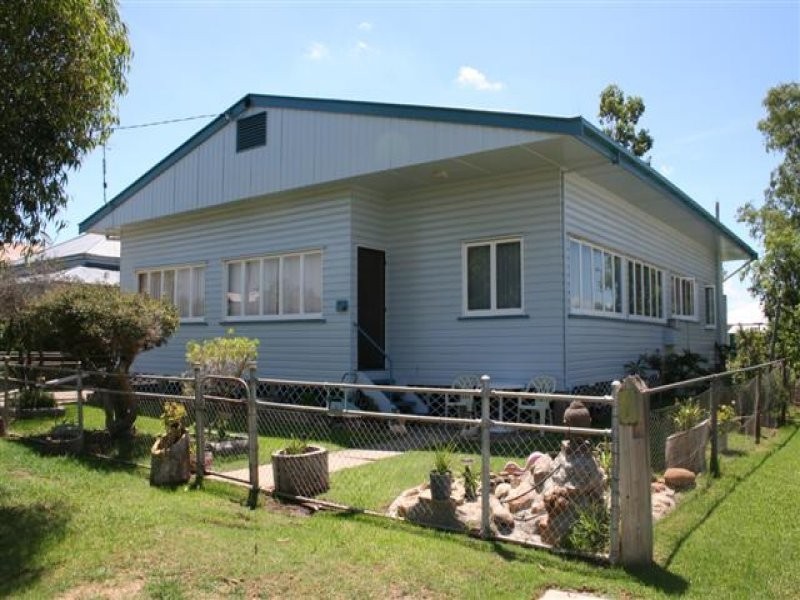 11 Albert Street, Roma QLD 4455