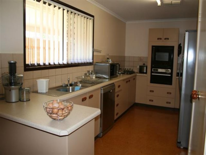 21 Alexander Avenue, Roma QLD 4455