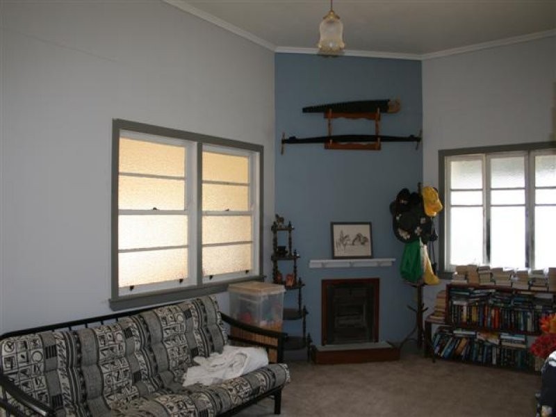 6 Northern Road, Roma QLD 4455