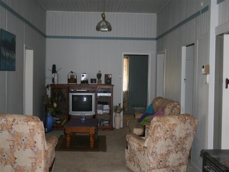 6 Northern Road, Roma QLD 4455