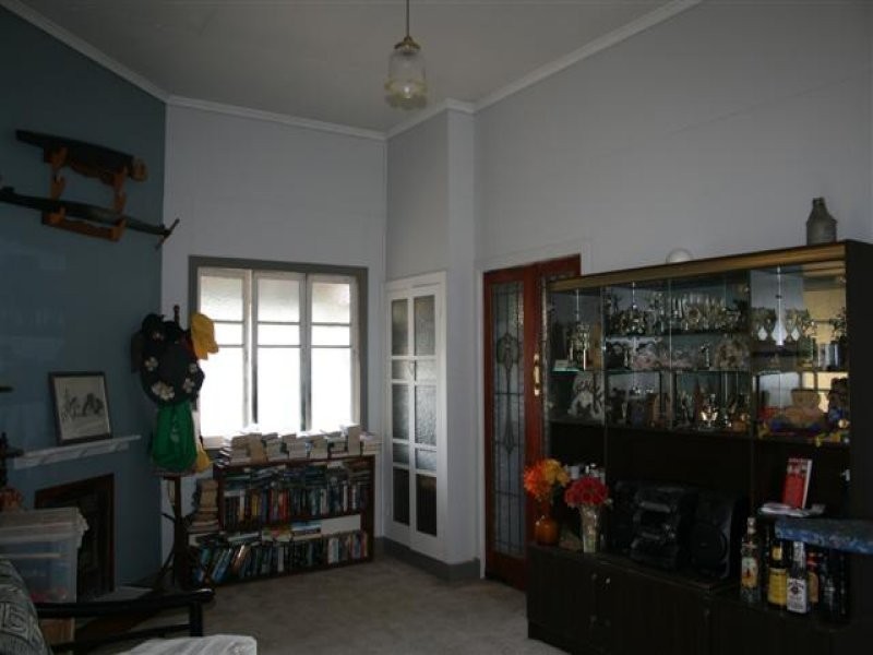 6 Northern Road, Roma QLD 4455