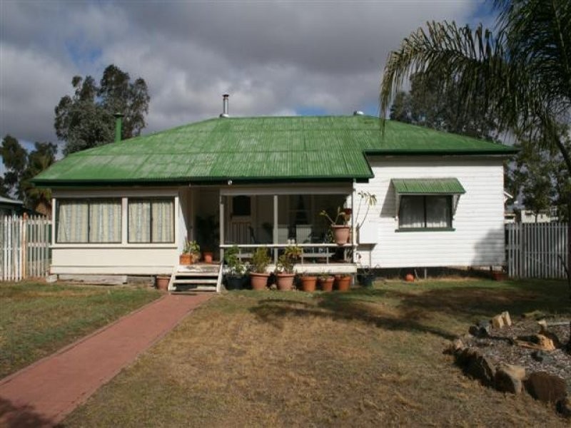 6 Northern Road, Roma QLD 4455