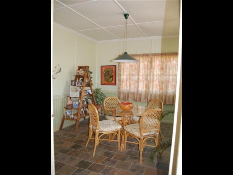 2 Laman Street, Roma QLD 4455
