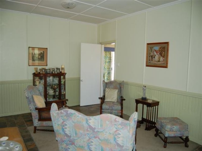 2 Laman Street, Roma QLD 4455