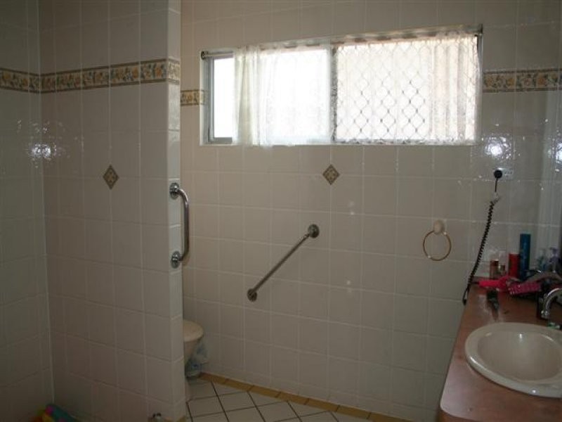 8 Borland Street, Roma QLD 4455
