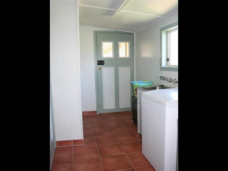 16-18 Derry Street, Roma QLD 4455