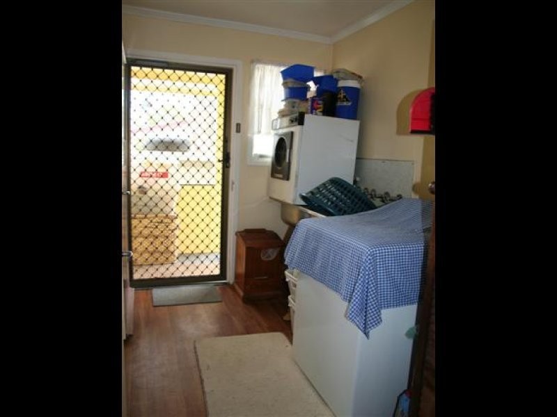2 Holland Street, Roma QLD 4455