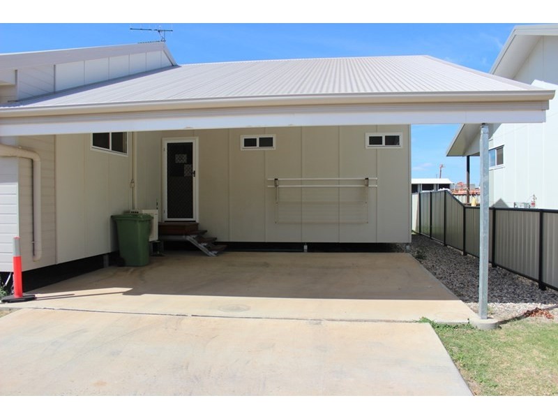 5/2 Harms Street, Roma QLD 4455