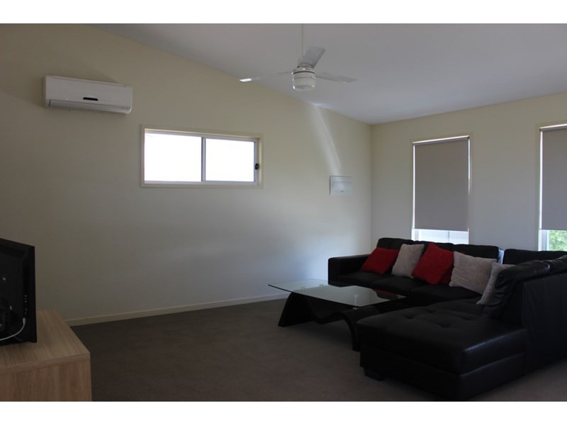 5/2 Harms Street, Roma QLD 4455