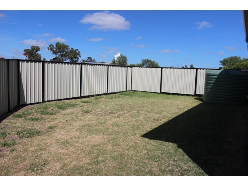 5/2 Harms Street, Roma QLD 4455