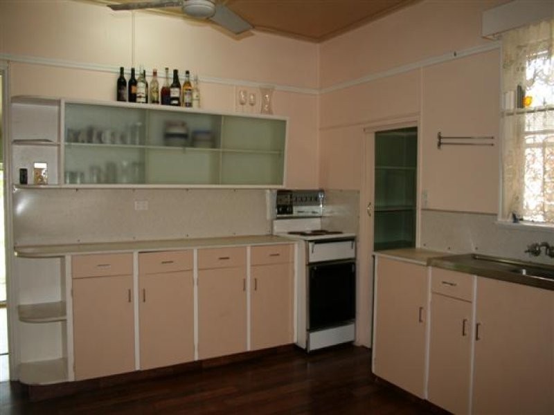 84 Miscamble Street, Roma QLD 4455