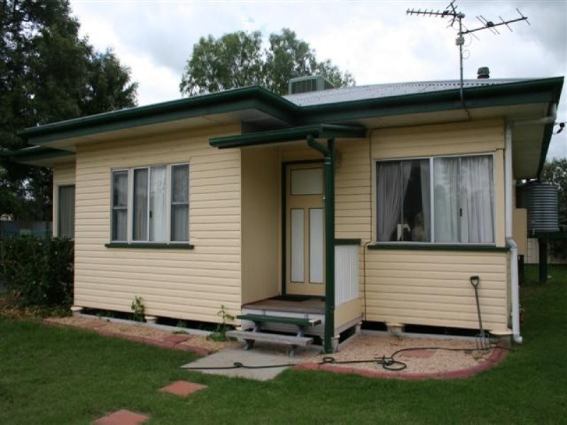 7 Lovell Street, Roma QLD 4455