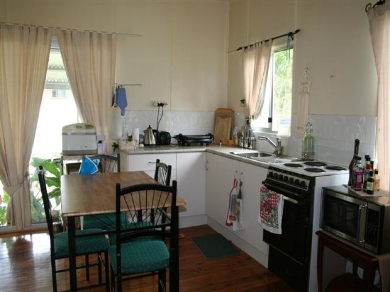 7 Lovell Street, Roma QLD 4455