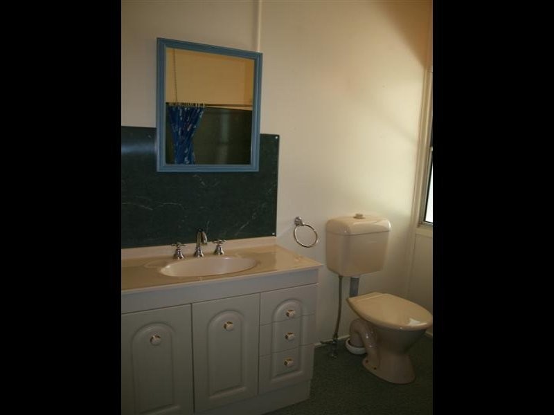 7 Lovell Street, Roma QLD 4455