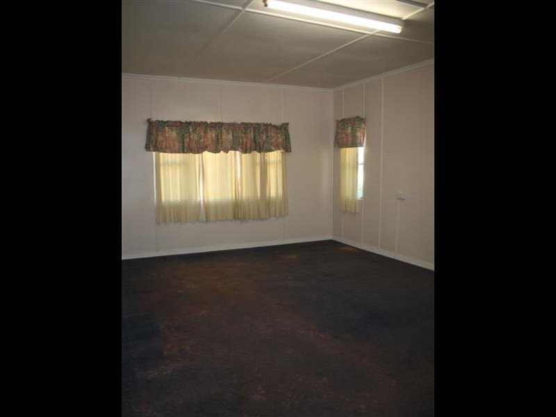 7 Lovell Street, Roma QLD 4455