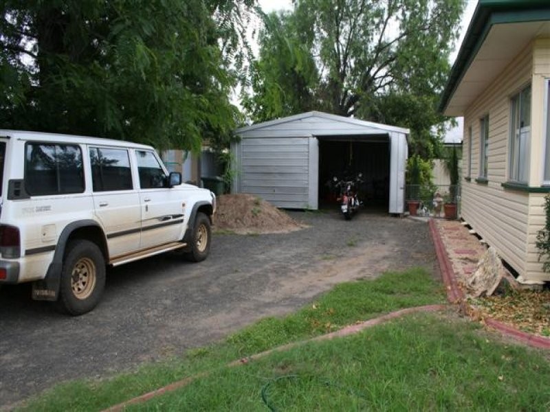 7 Lovell Street, Roma QLD 4455