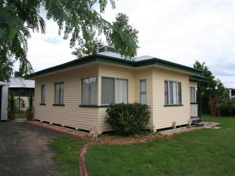 7 Lovell Street, Roma QLD 4455