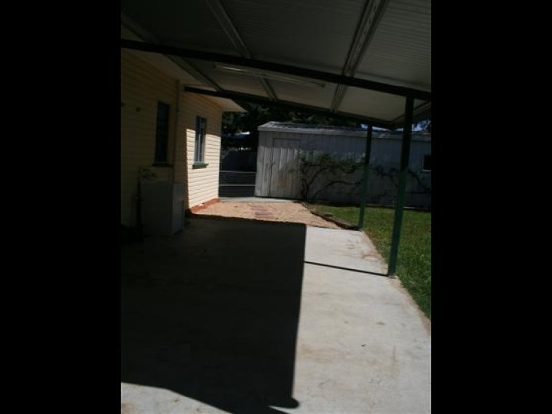 7 Lovell Street, Roma QLD 4455