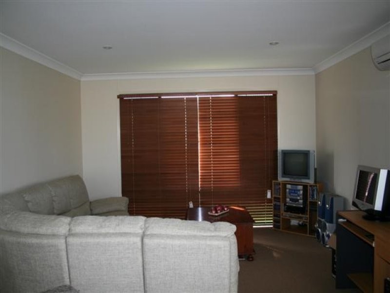 27 Robusta Drive, Roma QLD 4455