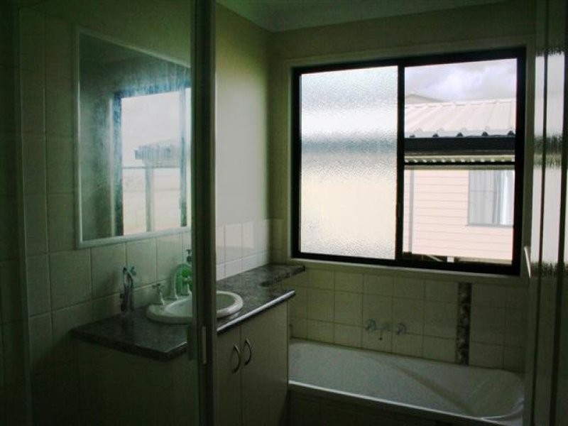 27 Robusta Drive, Roma QLD 4455