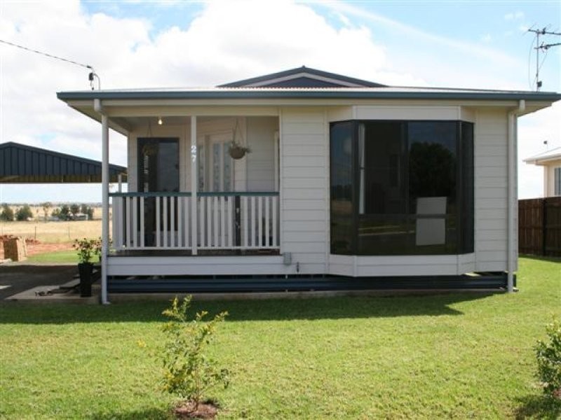 27 Robusta Drive, Roma QLD 4455
