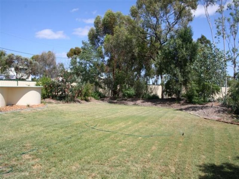 27 Robusta Drive, Roma QLD 4455