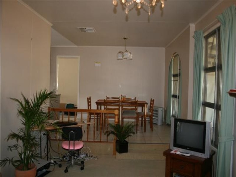 9 Borland Street, Roma QLD 4455