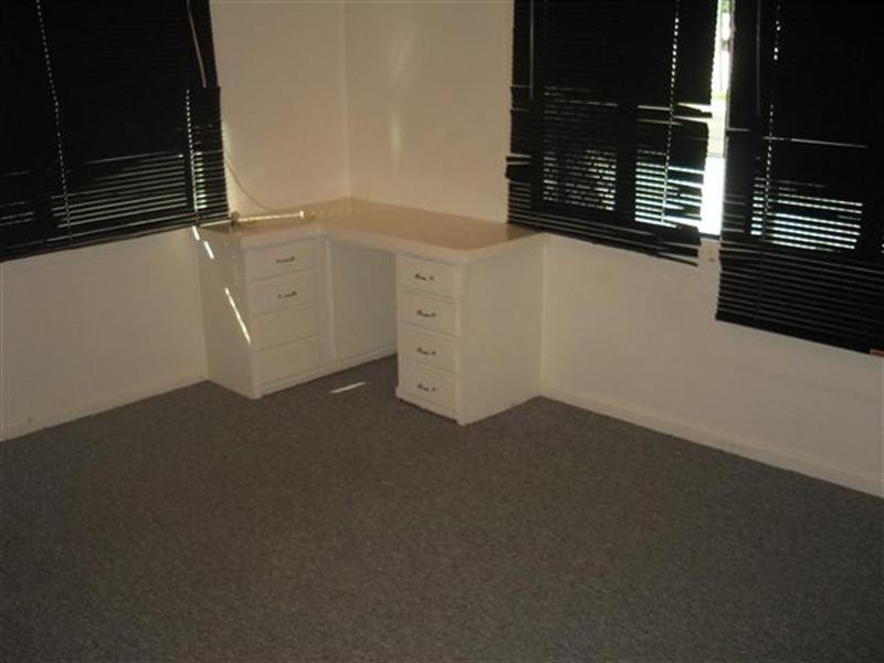 Flat 2/26a Queen Street, Roma QLD 4455