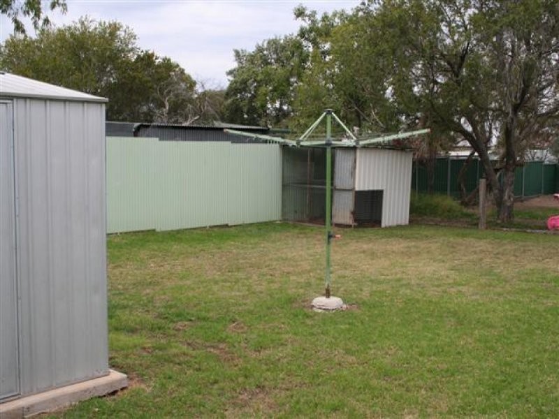 126 Currey Street, Roma QLD 4455