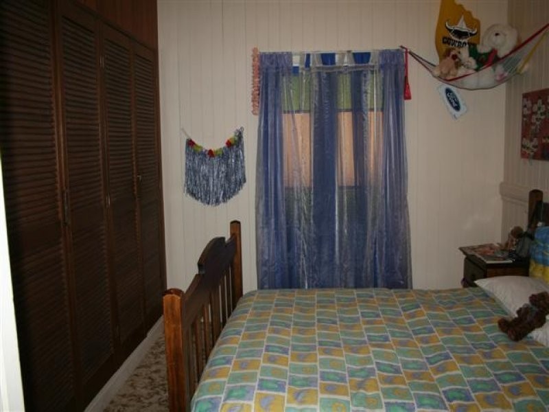 26 Northern Road, Roma QLD 4455