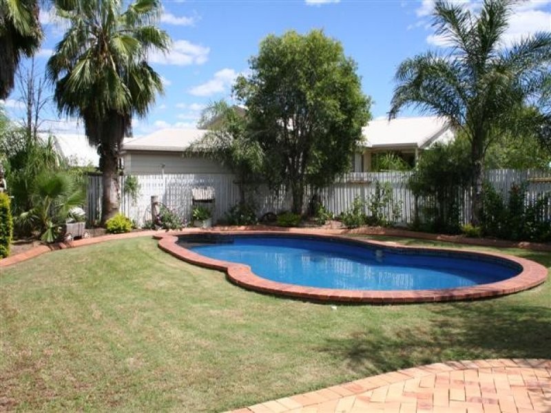 26 Northern Road, Roma QLD 4455