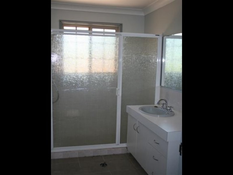 25 Alexander Avenue, Roma QLD 4455