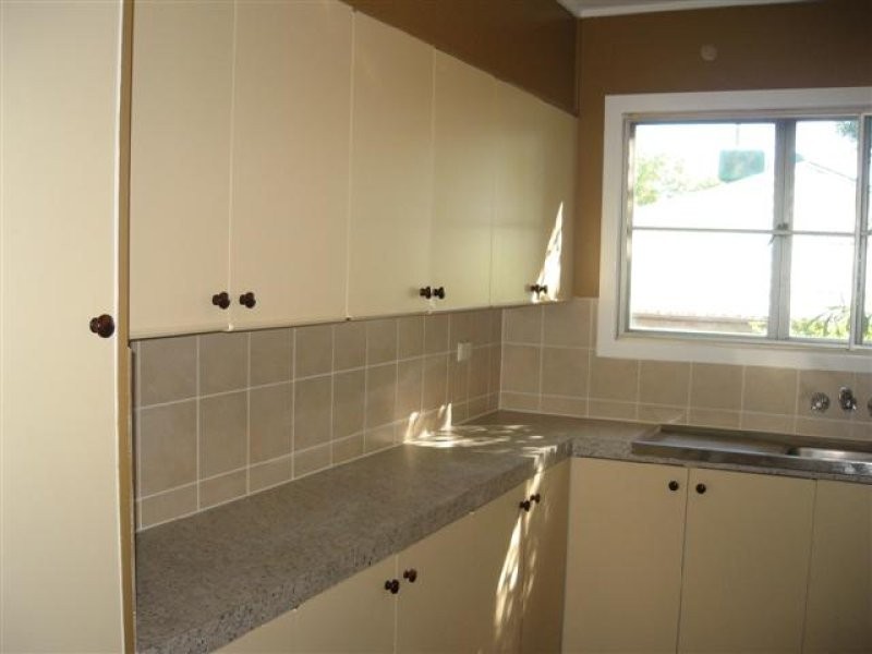 15 Downs Street, Roma QLD 4455