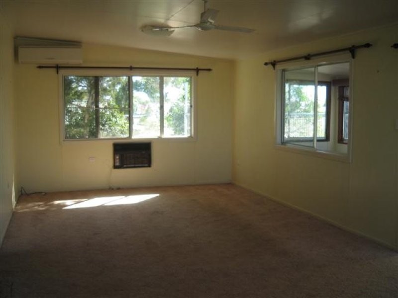 15 Downs Street, Roma QLD 4455