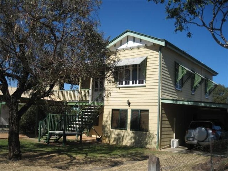22 Albert Street, Roma QLD 4455