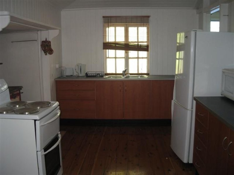 8 Mayne Street, Roma QLD 4455