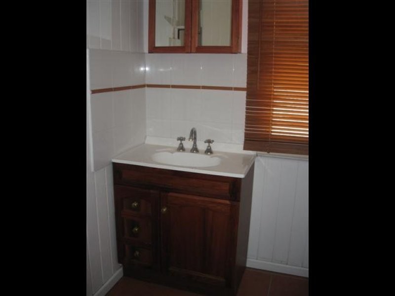 8 Mayne Street, Roma QLD 4455