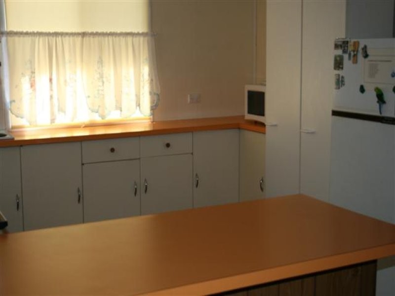 19 Elmer Street, Roma QLD 4455