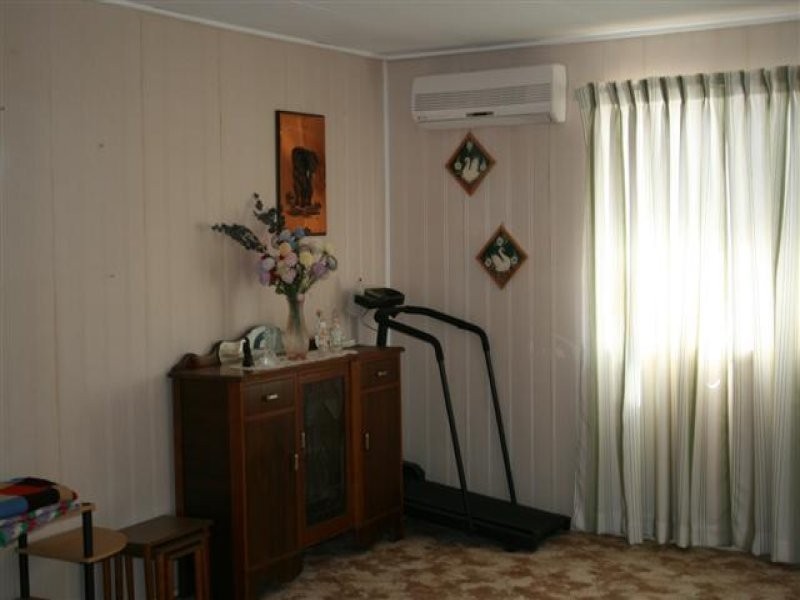 19 Elmer Street, Roma QLD 4455