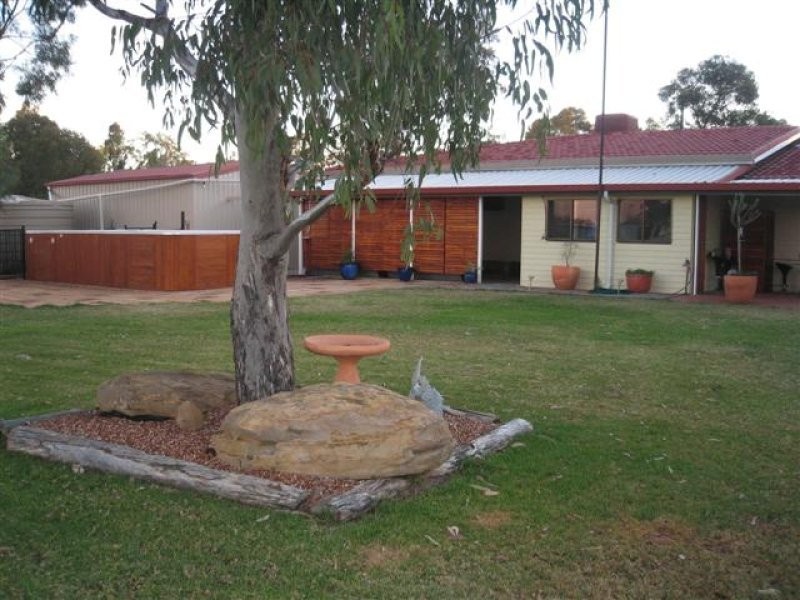 34-38 Edwardes Street, Roma QLD 4455