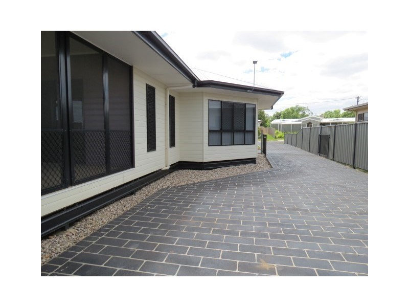 39 Robusta Drive, Roma QLD 4455