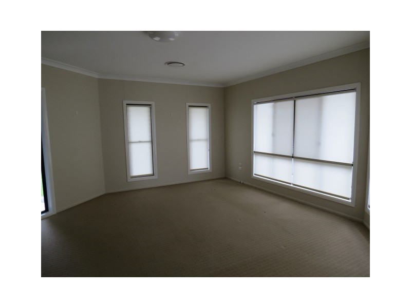 39 Robusta Drive, Roma QLD 4455