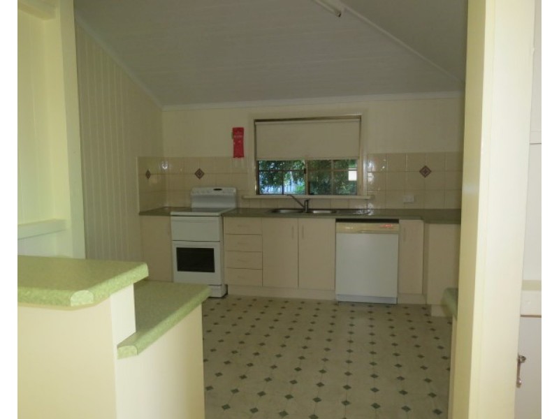 84 Quintin Street, Roma QLD 4455