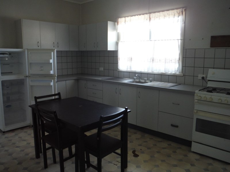 50 Twine Street, Roma QLD 4455