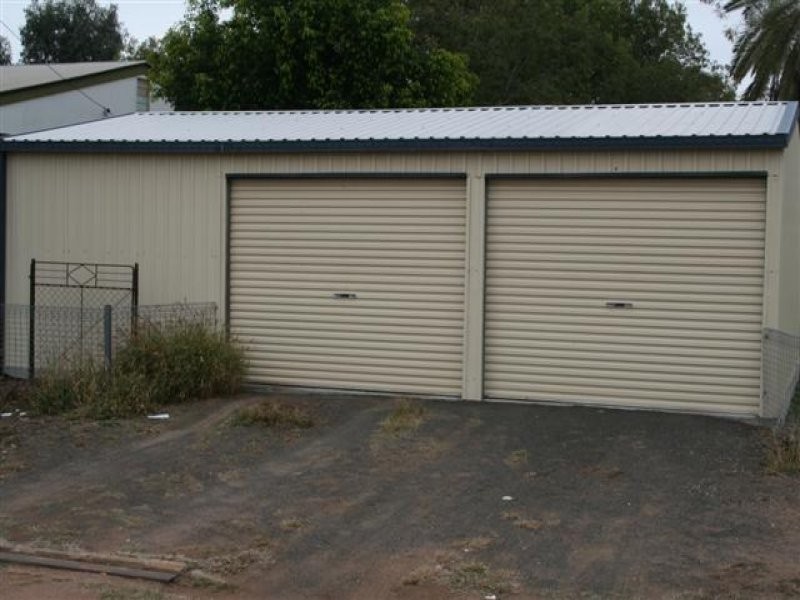 39 Station Street, Roma QLD 4455