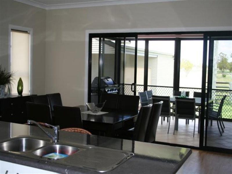 39 Robusta Drive, Roma QLD 4455