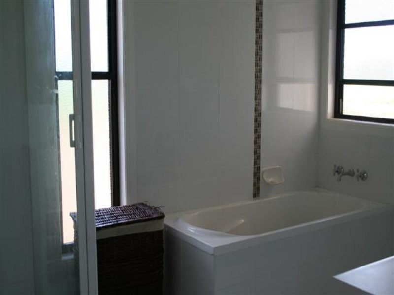 39 Robusta Drive, Roma QLD 4455