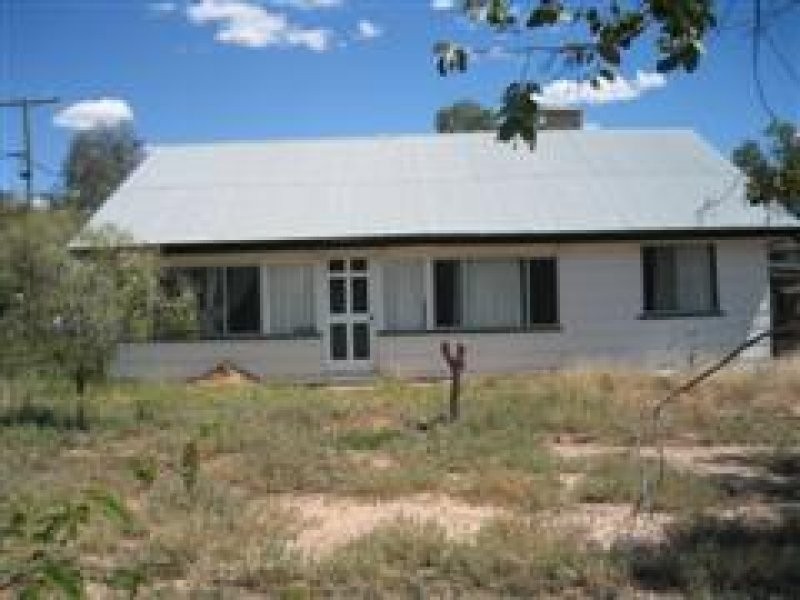 38-40 Raglan Street, Roma QLD 4455