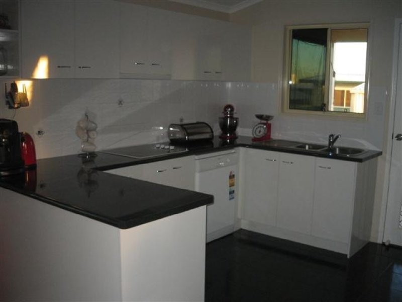 26 South Street, Roma QLD 4455